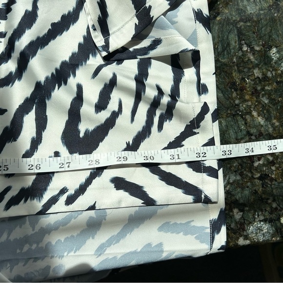 NWT Wrap Up by VP Poly Silk zebra button down oversized sleep shirt/dress. S - Picture 11 of 12